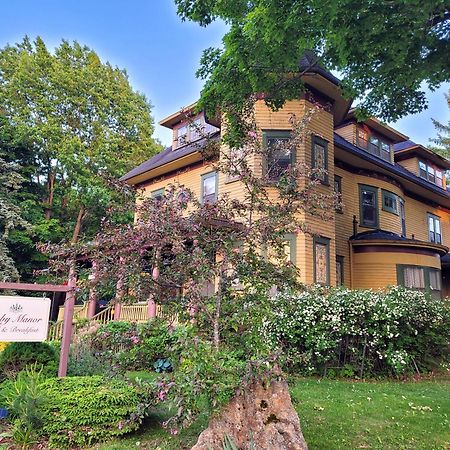 Ruby Manor Bed & Breakfast Gananoque Kültér fotó