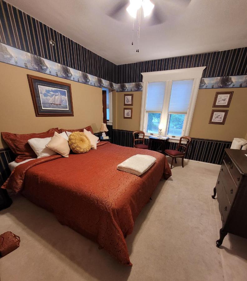 Ruby Manor Bed & Breakfast Gananoque Kültér fotó