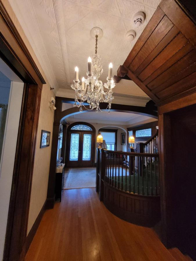 Ruby Manor Bed & Breakfast Gananoque Kültér fotó
