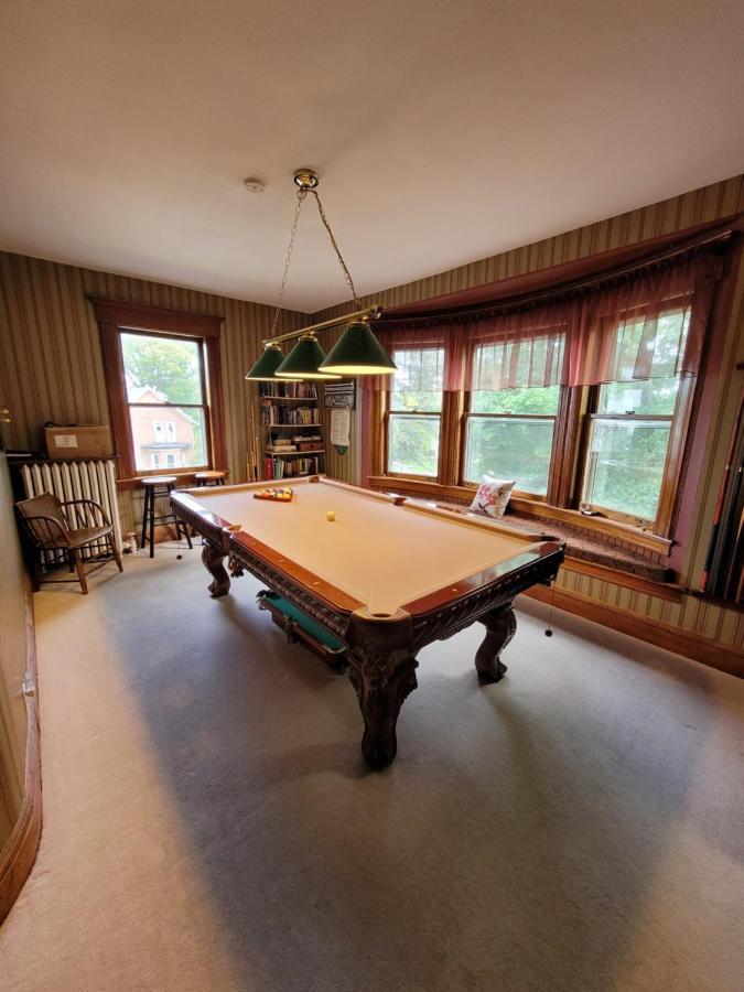 Ruby Manor Bed & Breakfast Gananoque Kültér fotó