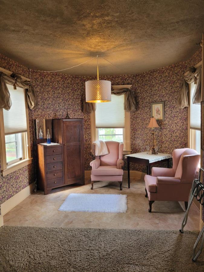 Ruby Manor Bed & Breakfast Gananoque Kültér fotó